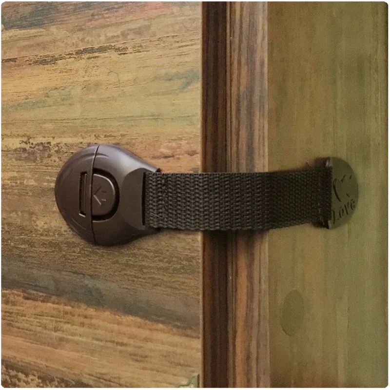 5pcs/lot Brown Cabinet Safety  - Furniture Hardware Supplies recensione e prezzo