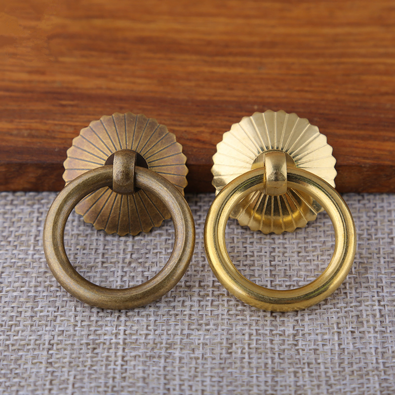 Vintage Brass Cabinet Ring Kno - Furniture Hardware Supplies recensione e prezzo