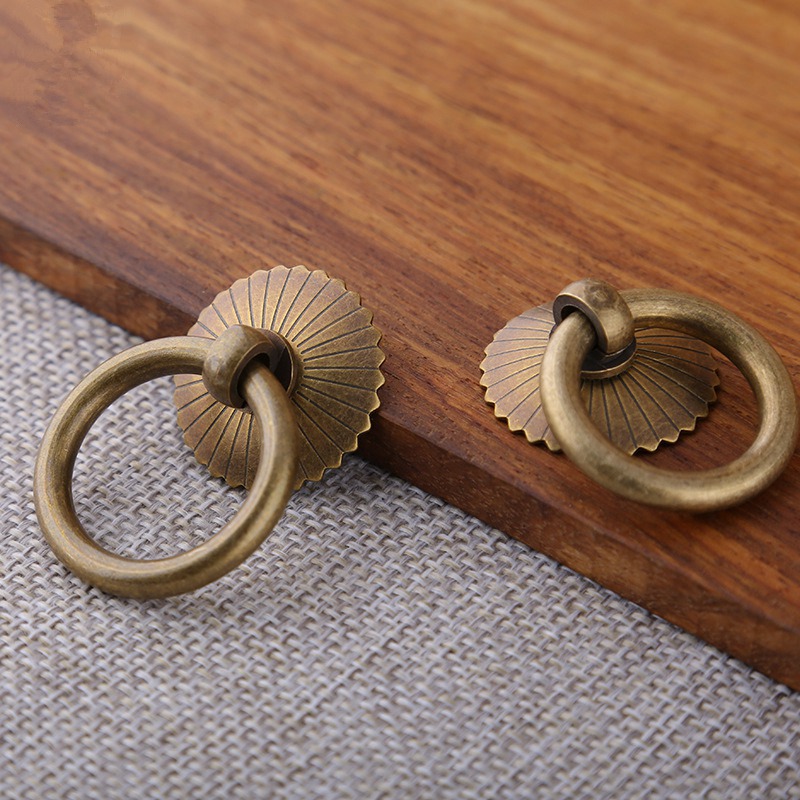 Vintage Brass Cabinet Ring Kno - Furniture Hardware Supplies recensione e prezzo